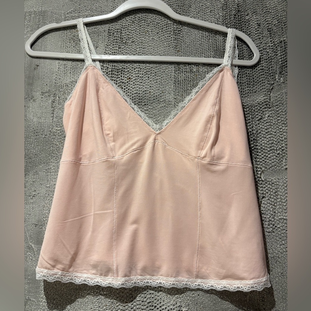 GUIZIO Dainty Light Pink Camisole - Picture 2 of 11